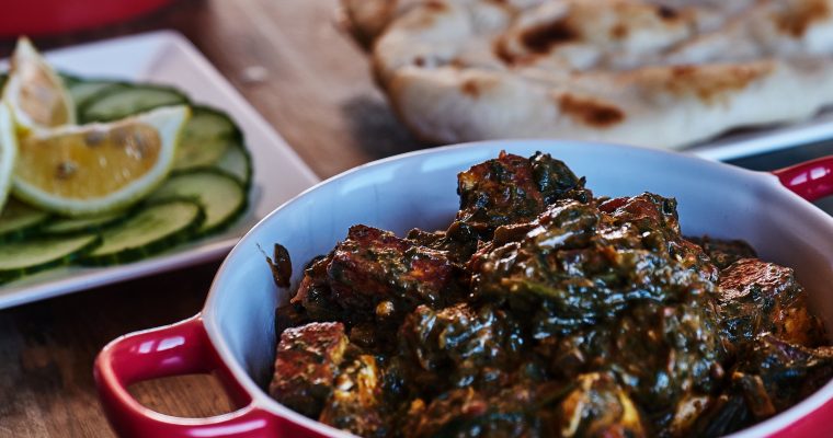 Palak Paneer mit Naan Brot