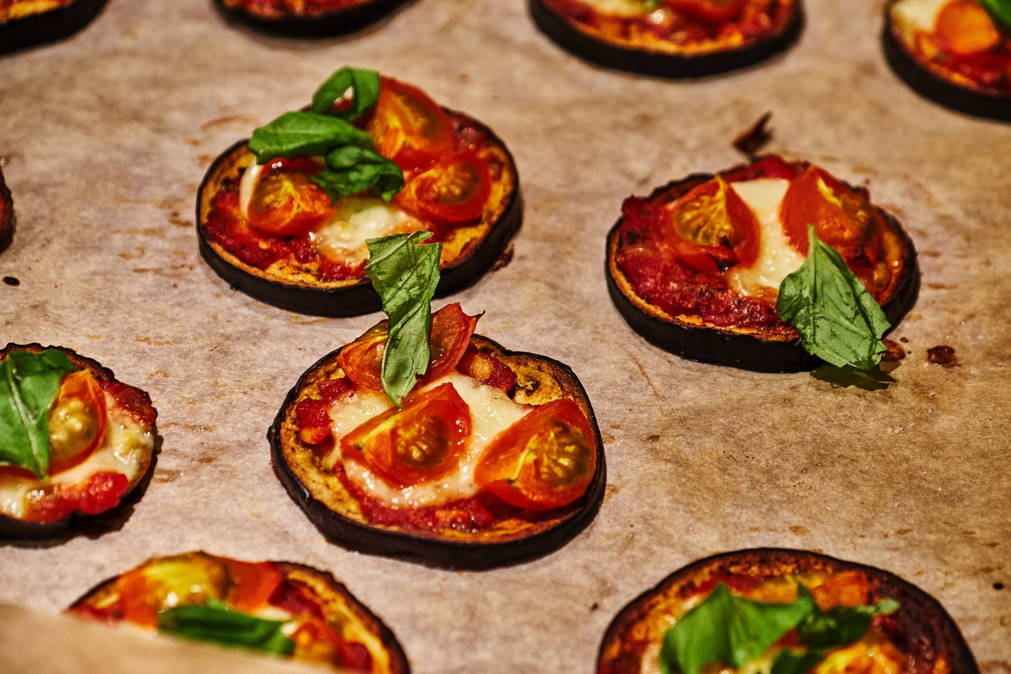 Einfache Auberginen Pizza mit Mozzarella - Sissi und Franzl Blog Einfache Auberginen Pizza mit Mozzarella - Sissi und Franzl Blog