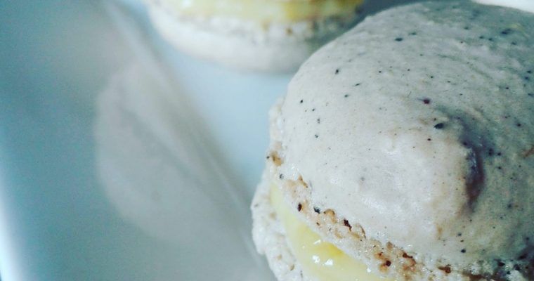 Macarons mit Kaffee und Mango Ganache